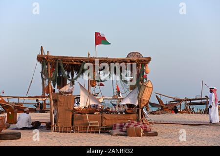 Piccola casa di pesce sulla spiaggia,, Katara sambuco tradizionale Festival, Doha, Qatar. Foto Stock