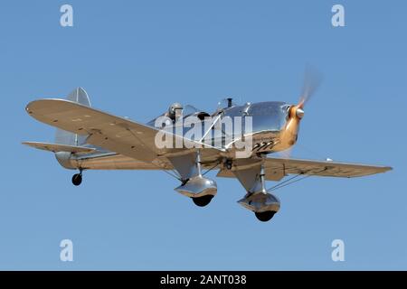 L'annata 1940 Ryan ST-M aeromobile VH-RSY sull approccio alla terra a Temora Aeroporto. Foto Stock