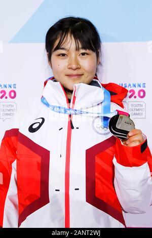 Losanna, Svizzera. 18 gennaio, 2020. 宮﨑彩音/Ayane Miyazaki (JPN) Combinata Nordica : Donne Individuale NH/4km Cerimonia di premiazione a Losanna medals plaza durante il Lausanne 2020 Inverno Olimpiadi della Gioventù a Losanna, in Svizzera . Credito: Naoki Morita AFLO/sport/Alamy Live News Foto Stock