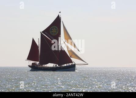 Vecchio thames chiatta a vela Brightlingsea sulla costa di Essex Foto Stock