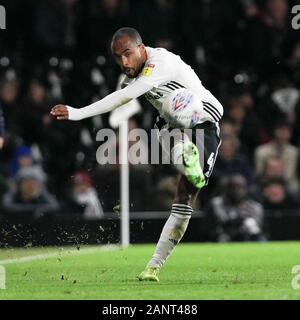 Londra, Regno Unito. Xix gen, 2020. Denis Odoi di Fulham in azione durante il cielo EFL scommessa match del campionato tra Fulham e Middlesbrough a Craven Cottage, Londra, Inghilterra il 17 gennaio 2020. Foto di Ken scintille. Solo uso editoriale, è richiesta una licenza per uso commerciale. Nessun uso in scommesse, giochi o un singolo giocatore/club/league pubblicazioni. Credit: UK Sports Pics Ltd/Alamy Live News Foto Stock