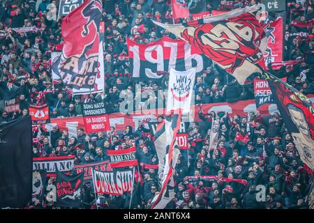 Milano, Italia. Xix gen, 2020 AC Milan tifosi durante il Milan vs Udinese, italiano di calcio di Serie A del campionato Gli uomini in Italia, a Milano, 19 gennaio 2020 Credit: Indipendente Agenzia fotografica/Alamy Live News Foto Stock