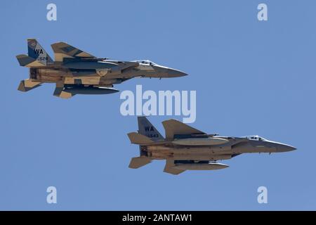 United States Air Force (USAF) McDonnell Douglas F-15C (78-0528) da al sessantacinquesimo Aggressor Squadron, 57th ala in base alla Nellis Air Force Base. Foto Stock