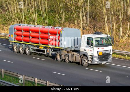 Gas industriali BOC; autocarri per trasporto di carichi pesanti, trasporti, autocarri, trasporti, autocarri, Carico, veicolo DAF, consegna, industria dei trasporti, trasporto sulla M6 a Lancaster, Regno Unito Foto Stock