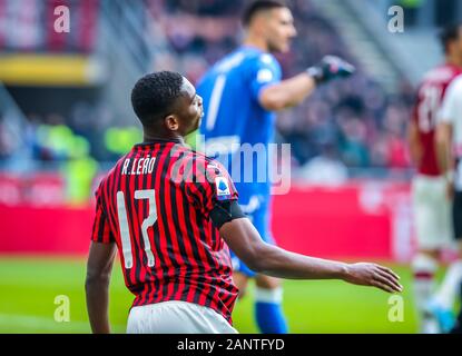 Milano, Italia. Xix gen, 2020. Milano, 19 gen 2020, Rafael leao del Milan durante il Milan vs Udinese - Calcio italiano di Serie A uomini campionato - Credito: LM/Fabrizio Carabelli Credito: Fabrizio Carabelli/LP/ZUMA filo/Alamy Live News Foto Stock
