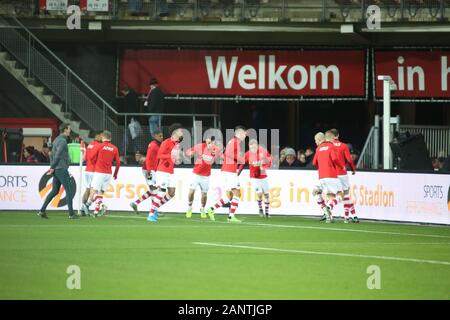 18 gennaio 2020: L'Aia, Paesi Bassi - 18 gennaio 2020: AZ squad mostrato durante il 2019/20 attrezzatura di Eredivisie tra AZ Alkmaar e Willem II A AFAS Stadion. Credito: Federico Guerra Maranesi/ZUMA filo/Alamy Live News Foto Stock