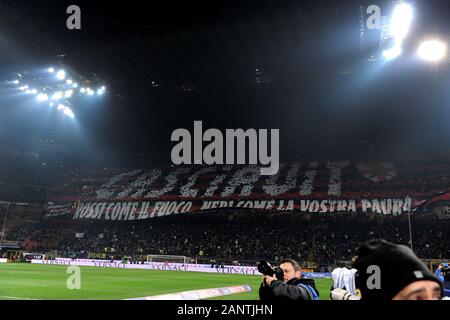 Milano Italia 24 febbraio 2013, 'G.ALLO STADIO MEAZZA SAN SIRO ' Stadium, il campionato di calcio Seria A 2012/2013,FC Inter - AC Milan : Milano tifosi prima della partita Foto Stock