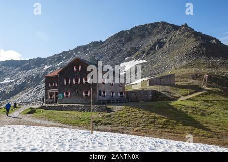 Glorer Hütte rifugio alpino, Bergertörl, dietro il monte Kastenegg (Kasteneck), Alpi austriache. Europa. Foto Stock