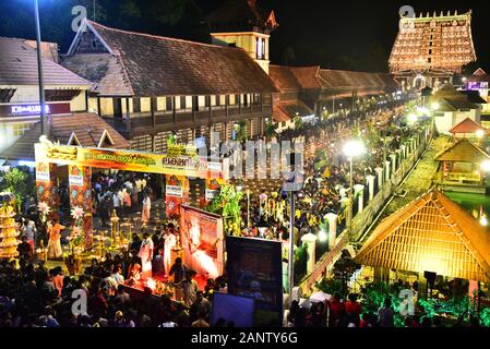 sree padmanabhaswamy tempio durante lakshadoweepam cerimonia, trivandrum, kerala, india Foto Stock
