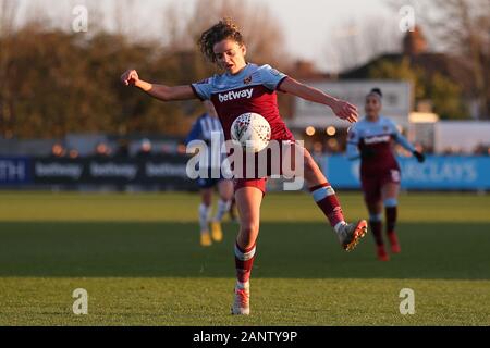 Romford, Regno Unito. 19 gen 2020. Leanne Kiernan del West Ham United donne in azione durante la Barclaycard FA DONNA Super League match tra il West Ham United e Brighton e Hove Albion al Rush Green Stadium, Romford, Londra domenica 19 gennaio 2020. (Credit: Jacques Feeney | MI News) Credito: MI News & Sport /Alamy Live News Foto Stock
