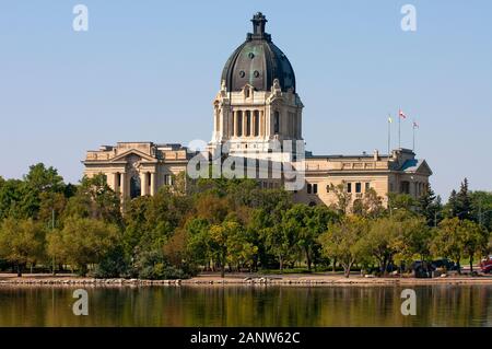 Edificio legislativo (progettata da Edward & W.S. Maxwell e costruito in1908-1912) in Regina, Saskatchewan, Canada Foto Stock