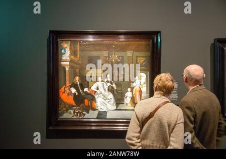 Visitatori presso l esposizione del pittore Pieter De Hooch di Delft Foto Stock