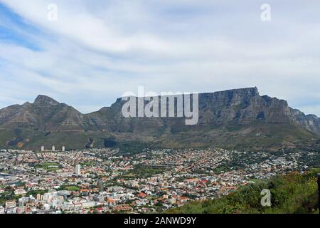 Vista della Table Mountain in Città del Capo Sud Africa paesaggio Foto Stock