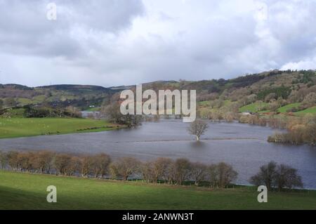 Fiume Dee flood Galles del Nord Marzo 2019 Foto Stock