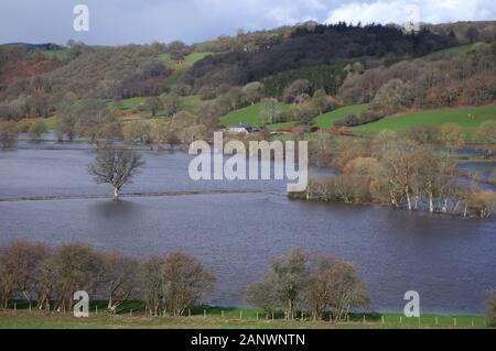 Fiume Dee flood Galles del Nord Marzo 2019 Foto Stock