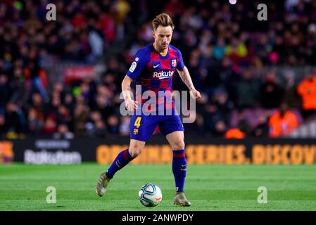 Barcellona, Spagna. Xix gen, 2019. Rakitic svolge durante la Liga match tra FC Barcelona e Granada CF allo stadio Camp Nou a Barcellona, Spagna. Credito: Christian Bertrand/Alamy Live News Foto Stock