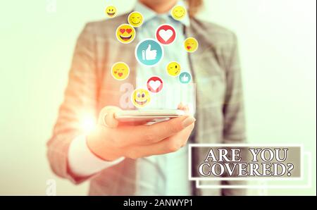 Segno di testo che mostra sei coperto questione. Business photo testo che chiede che mostra se avessero assicurazione in lavoro o la vita Foto Stock