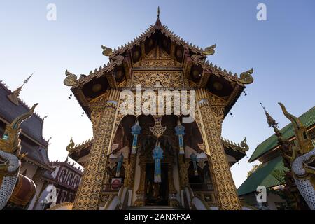 Questa è la foto di Wat Saen Muang ma Luang (Wat Hua Khuang), tempio buddista di Chiang mai, Thailandia Foto Stock