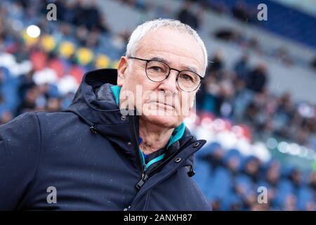 Claudio Ranieri allenatore della UC Sampdoria si affaccia su durante la Serie A match tra SS Lazio e UC Sampdoria allo Stadio Olimpico.(punteggio finale; SS Lazio 5:1 UC Sampdoria ) Foto Stock