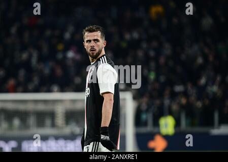 Torino, Italia. Xix gen, 2020. della Juventus FC in azione durante la serie di una partita di calcio tra Juventus e Parma. La Juventus ha vinto2-1 su Parma presso lo stadio Allianz, di Torino in Italia il 10 gennaio 2020 (foto di Alberto Gandolfo/Pacific Stampa) Credito: Pacific Press Agency/Alamy Live News Foto Stock