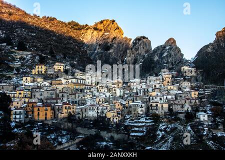 Castelmezzano, provincia di Potenza, Italia Foto Stock