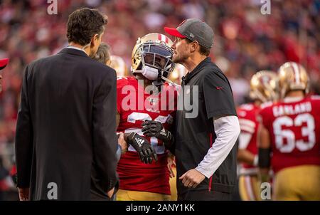 Santa Clara, CA, Stati Uniti d'America. Xix gen, 2020. San Francisco 49ers running back Tevin Coleman (26) è ferito nel secondo trimestre durante il NFC partita di campionato a Levi's Stadium di domenica, Jan 19, 2020 in Santa Clara. Credito: Paolo Kitagaki Jr./ZUMA filo/Alamy Live News Foto Stock