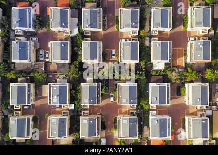 Vista aerea di una borghesia suburbana case di quartiere. Foto Stock