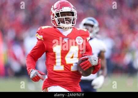 Kansas City Chiefs wide receiver Sammy Watkins (14) punteggi su un 60-cantiere touchdown ricevimento nel quarto trimestre durante il campionato AFC contro i Tennessee Titans, domenica, Jan 19, 2020, in Kansas City, Mo. i capi Beat the Titans 35-24. (Foto di IOS/ESPA-immagini) Foto Stock