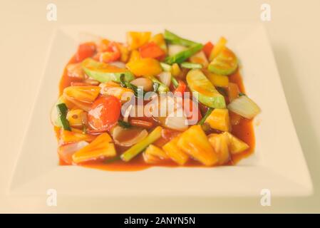 Mescolare le verdure fritte con salsa agrodolce Foto Stock