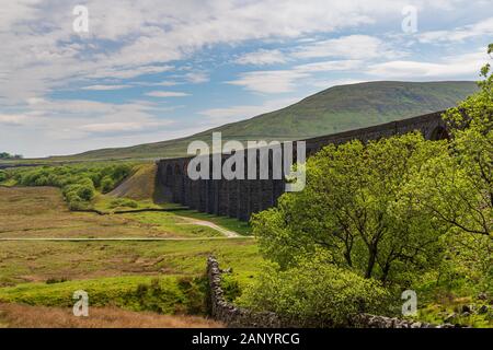 Il Viadotto Ribblehead vicino Ingleton, North Yorkshire, Inghilterra, Regno Unito Foto Stock