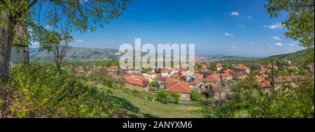 Bitola, Macedonia - Panorama dal villaggio di Brusnik Foto Stock