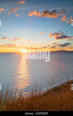 L'Isola di Mana all'alba, le Isole della Mamanuca, Isole Figi Foto Stock