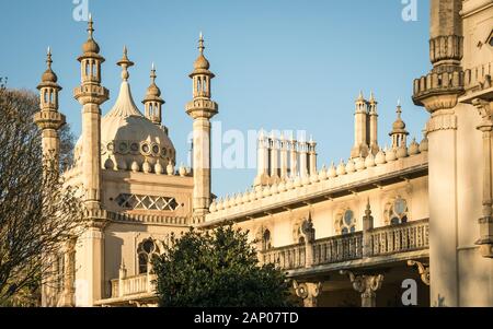 Royal Pavilion, Brighton, Regno Unito. Dettaglio della façade del famoso Royal Pavilion punto di riferimento nella cittadina balneare di Brighton, Inghilterra. Foto Stock