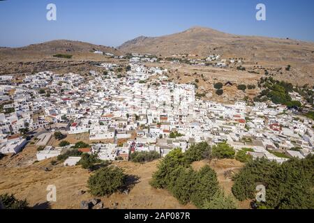 Panoramica di Lindos dall'Acropoli. Lindos, Rodi, Grecia Foto Stock
