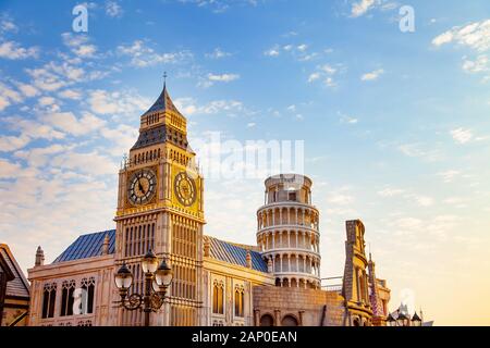 Punti di riferimento internazionali di Sunset City e Blue Sky View Foto Stock