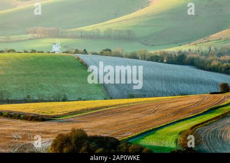 Mattina invernale sui Downs del Sud nell'East Sussex, Inghilterra. Foto Stock