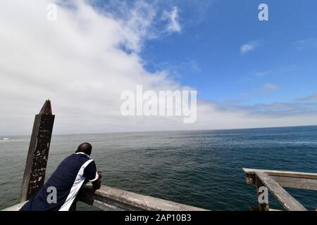 Swakopmund, Namibia. 02Mar, 2019. Un aspetto della Namibia pensively da Swakopmund pier sull'Oceano Atlantico, presa su 02.03.2019. Credito: Matthias Toedt/dpa-Zentralbild/ZB/Picture Alliance | in tutto il mondo di utilizzo/dpa/Alamy Live News Foto Stock