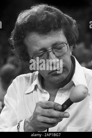 Dieter Thomas Heck, deutscher moderatore und Entertainer Deutschland um 1980. TV tedesca presenter Dieter Thomas Heck a Amburgo, Germania 1980. Foto Stock