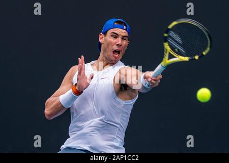 Melbourne, Australia. Xx gen, 2020. Rafael Nadal di Spagna durante la sessione di pratica al 2020 Australian Open di Tennis Championship il giorno 1 a Melbourne Park Tennis Center, Melbourne, Australia. 20 gen 2020. ( © Andy Cheung/ArcK Immagini/arckimages.com/UK Tennis Magazine/International Sports Fotos) Credito: Roger Parker/Alamy Live News Foto Stock