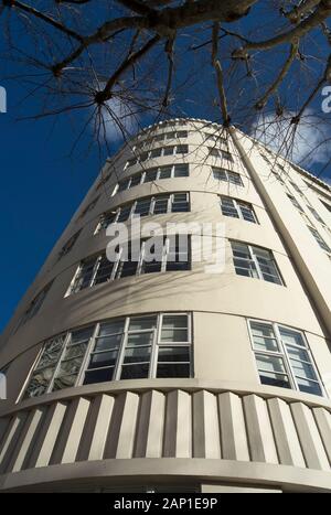 Una estremità arrotondata di sloane avenue palazzi, un 1931 art deco blocco di appartamenti a Chelsea, Londra, Inghilterra, progettato da George Kay green Foto Stock