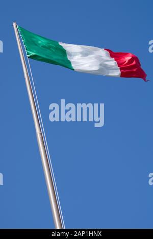 Colico (LC) Italia 08/08/2019, il forte Montecchio Nord : tricolore Foto Stock