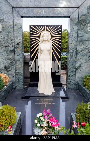 Grave e memoriale della cantante e attrice Dalida (Yolande Gigliotti 1933-1987) in Montmartre, Parigi, Francia Foto Stock