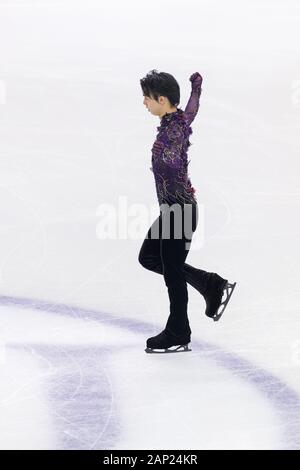 Yuzuru Hanyu del Giappone compete durante alti uomini pattinaggio gratuito al Palavela pattinaggio su ghiaccio a Torino il 7 dicembre, 2019 Foto Stock