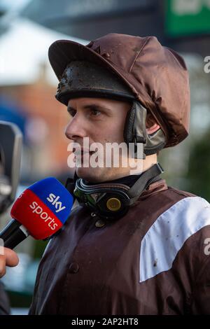 Ascot Berkshire, Regno Unito. 18 gennaio, 2020. Jockey David Bass vince il Bet365 Handicap Steeple Chase a cavallo Domaine de l'Isle. Proprietario 12 querce Racing, Trainer Sean Curran, Swindon, allevatore di Véronique Sayet. Credito: Maureen McLean/Alamy Foto Stock