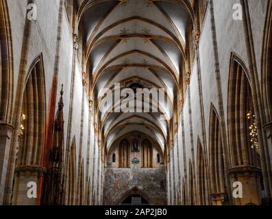 Splendidi interni della cattedrale più alto in Germania, la cattedrale della città di Ulm. Foto Stock