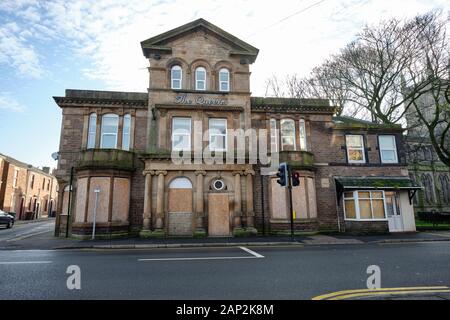 Inghilterra, Lancashire, Chorley - 19 Gennaio 2020: il Queens Hotel Chorley, aperto nel 1865 ora frantumato fino Foto Stock