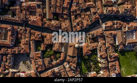 Vista su Venezia Italia Europa. Venezia dal di sopra con un drone. veduta aerea della splendida città di Venezia. Incredibile immagine Venezia wallpaper Foto Stock
