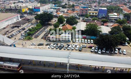 Bekasi, West Java, Indonesia - 21 Gennaio 2020: vista aerea al Kranji MRT (Mass Rapid Transit). Girato da un drone battenti Foto Stock