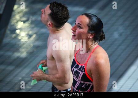 Kiev, Ucraina - 6 agosto 2019: Clare CRYAN e Oliver DINGLEY dell Irlanda reagiscono su di loro saltare durante miscelati 3m Synchro finale del 2019 Europeo Campionato di immersioni a Kiev, Ucraina Foto Stock