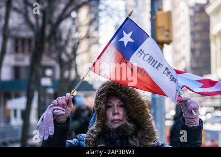 Gli attivisti della diaspora portoricana hanno tenuto una dimostrazione a Lower Manhattan chiedendo che tutti i fondi di soccorso in caso di calamità siano rilasciati a Puerto Rico. Foto Stock